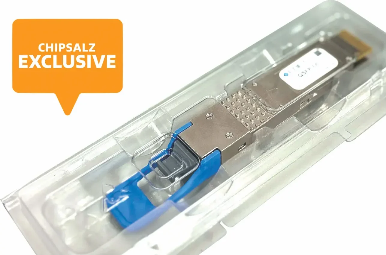 Single QSFP-DD Clamshell
